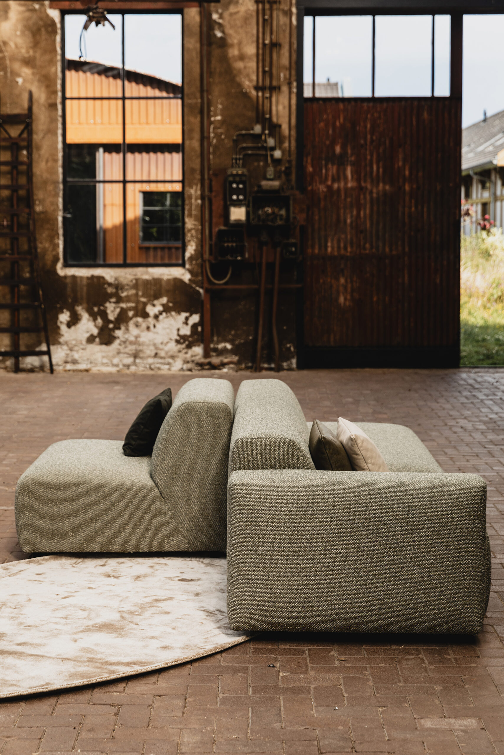 Cartel-living-__kwaliteit-stoelen Cartel living kwaliteit stoelen scaled