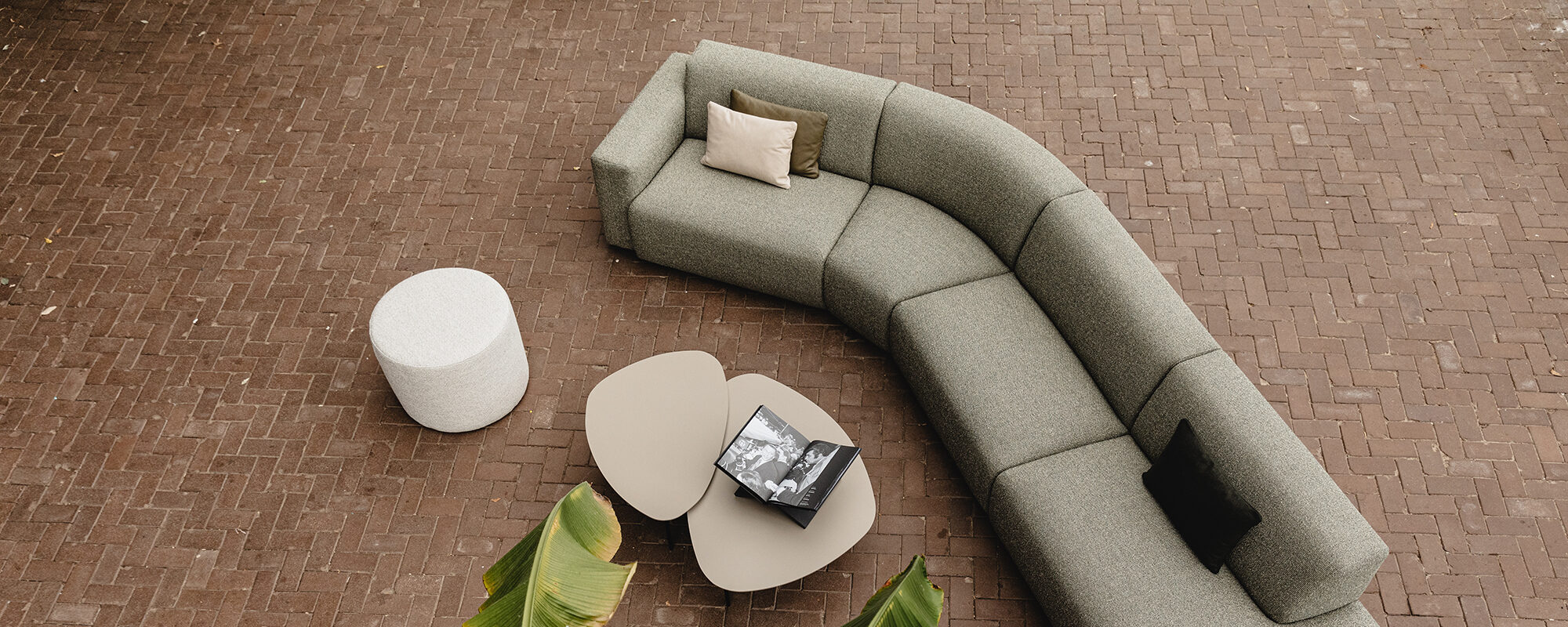 Cartel living loungestoelen e1701936639194