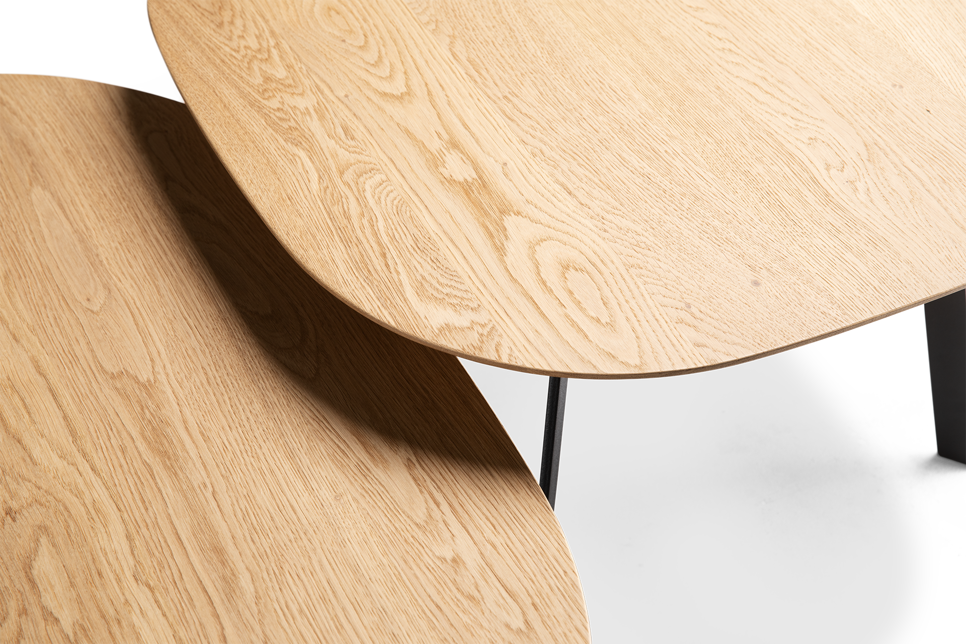 OTIS SALONTAFEL MASSIEFEIKEN NATUREL DETAIL